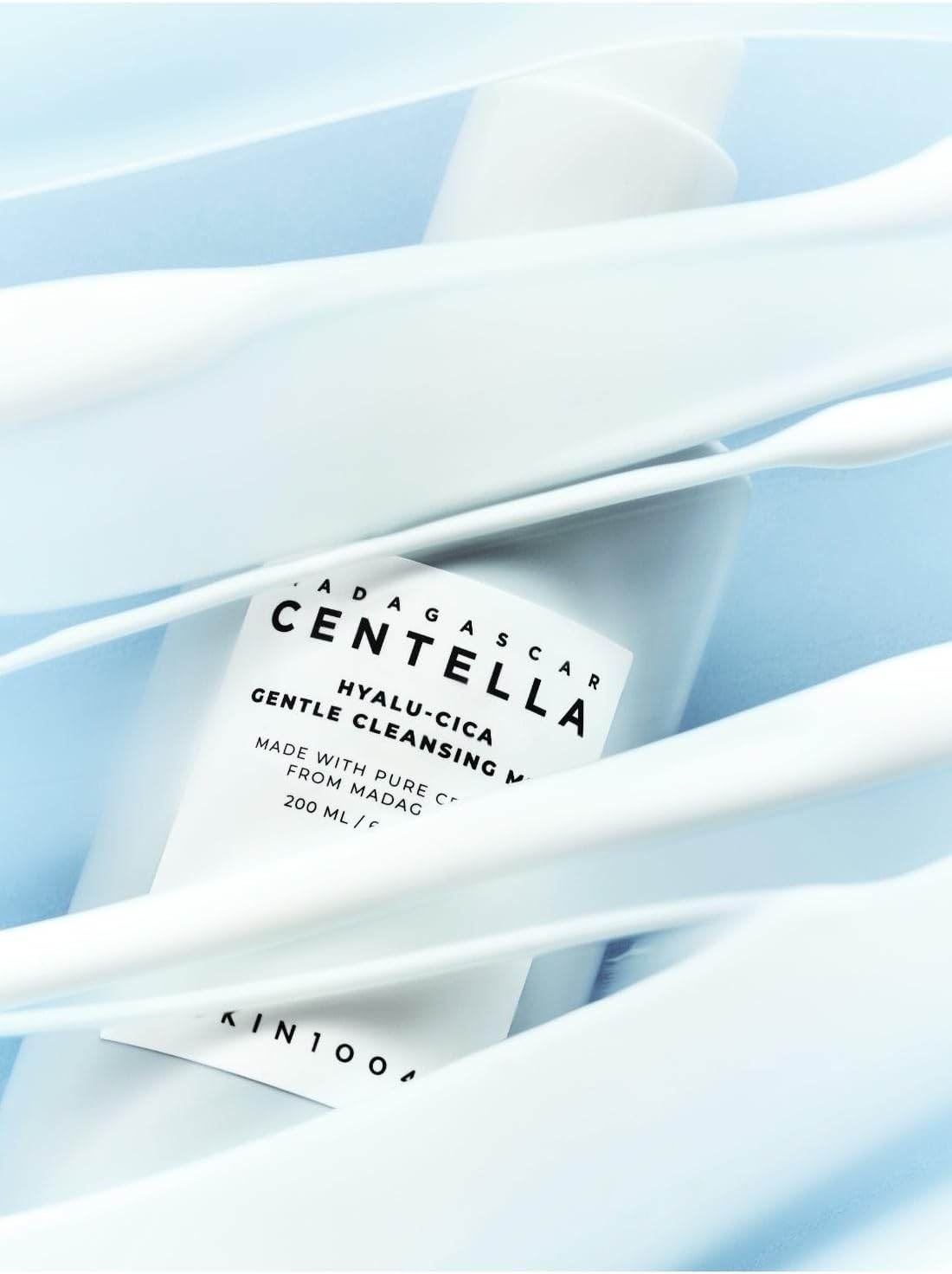  SKIN1004 Madagascar Centella Hyalu Cica Gentle Cleansing Milk 200ml